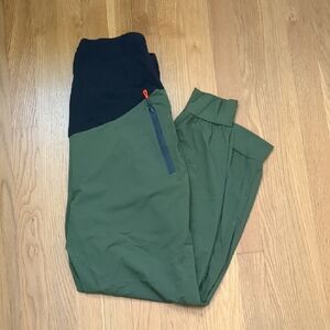 Maternity hiking pants
